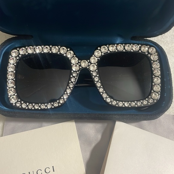 Gucci Sunglasses - Picture 4 of 8